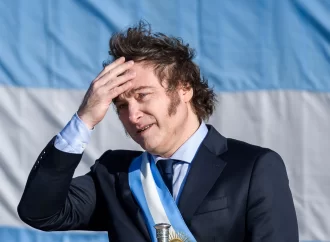 Milei y la Argentina peninsular: entre el realismo periférico y el “país-isla”