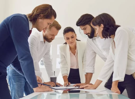 No alcanza una certificación para liderar